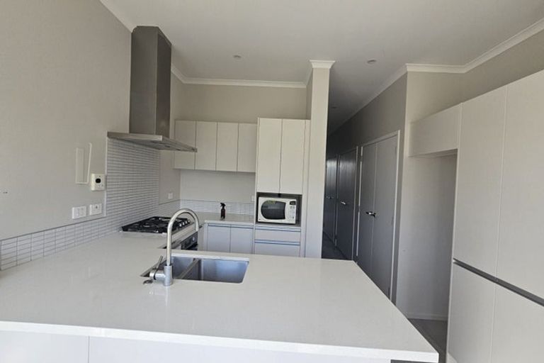 Photo of property in 6 Wai Place, Westgate, Auckland, 0614