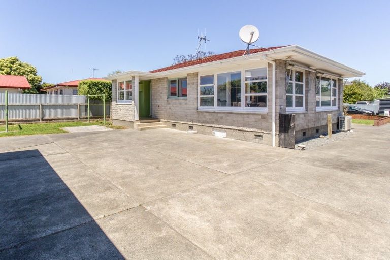 Photo of property in 15 Wyatt Avenue, Onekawa, Napier, 4110