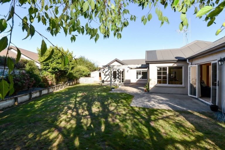 Photo of property in 18 Roderick Place, Rototuna, Hamilton, 3210