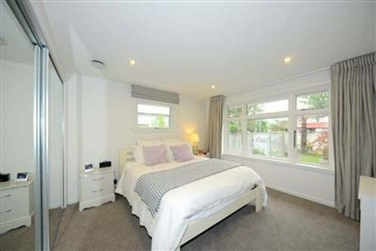 Photo of property in 216 Weston Road, St Albans, Christchurch, 8052