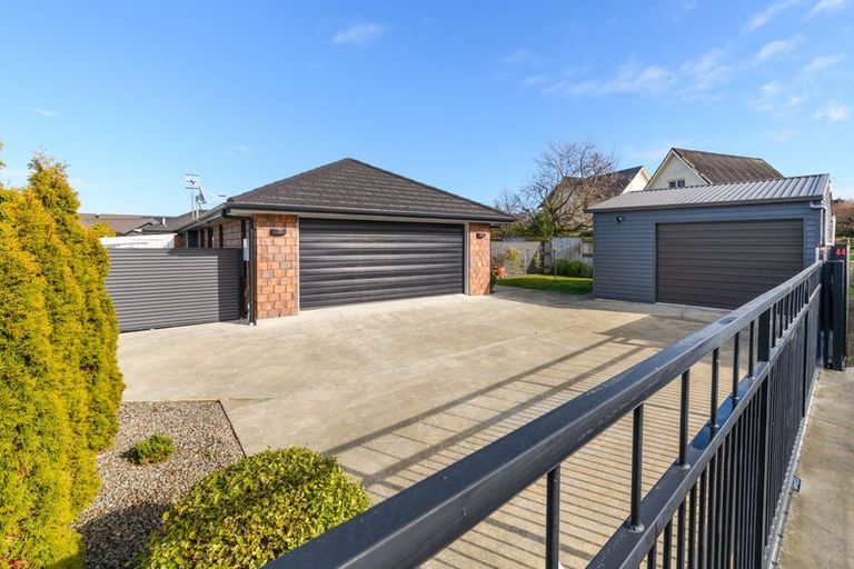 Photo of property in 44 Chestnut Close, Kelvin Grove, Palmerston North, 4414