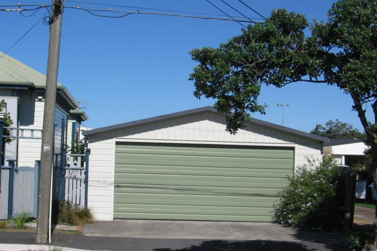 Photo of property in 74 Brussels Street, Miramar, Wellington, 6022