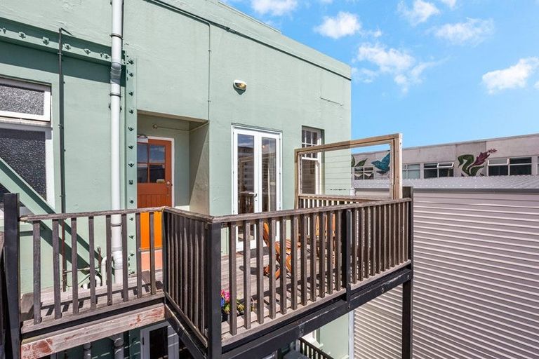 Photo of property in Chatsworth Flats, 6/23 Pirie Street, Mount Victoria, Wellington, 6011