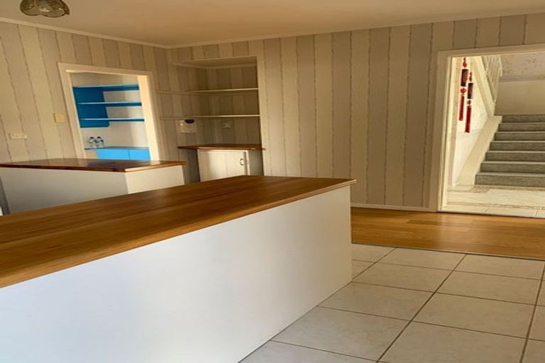 Photo of property in 17 Waller Avenue, Bucklands Beach, Auckland, 2012