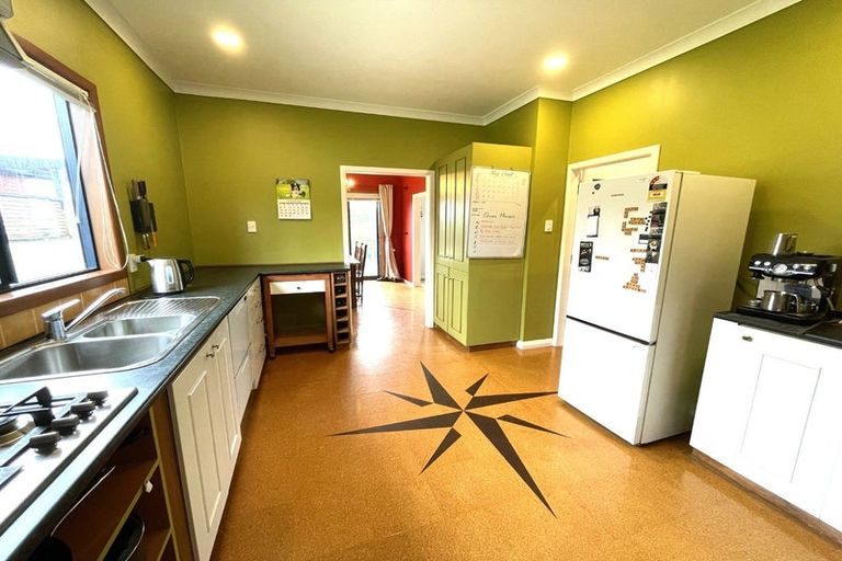 Photo of property in 20 Ngaio Street, Strandon, New Plymouth, 4312