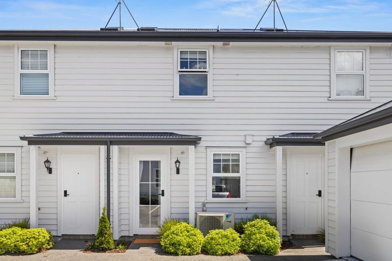 Photo of property in 2/42 Woodville Street, Edgeware, Christchurch, 8013