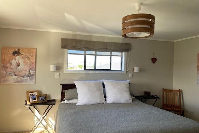 Photo of property in 8 Roore Street, Foxton Beach, Foxton, 4815