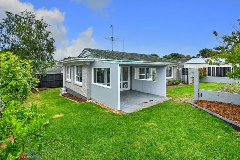Photo of property in 2/5 Ashdown Place, Pahurehure, Papakura, 2113