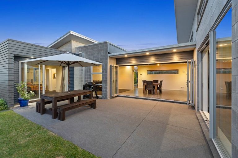 Photo of property in 61 Karamea Street, Whalers Gate, New Plymouth, 4310