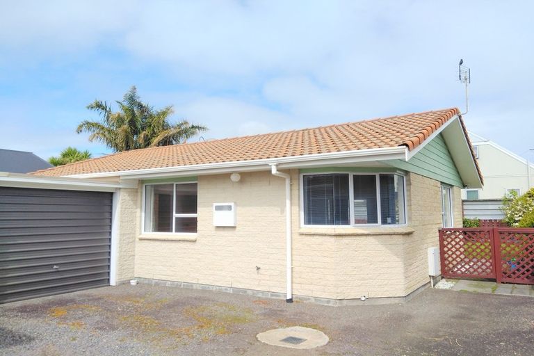 Photo of property in 2/12 Newton Street, Fitzroy, New Plymouth, 4312