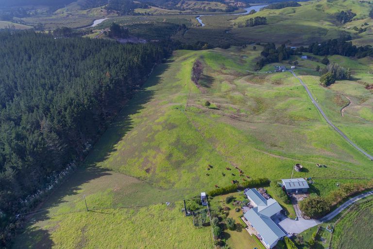 Photo of property in 127a Oruawharo Road, Topuni, Wellsford, 0975