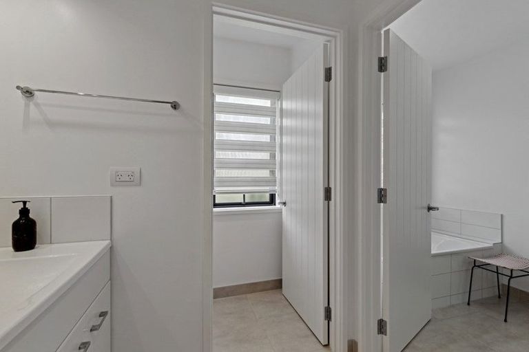 Photo of property in 34 Arone Way, Wainui, 0994