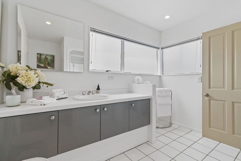 Photo of property in 140 Vista Paku, Pauanui, Hikuai, 3579