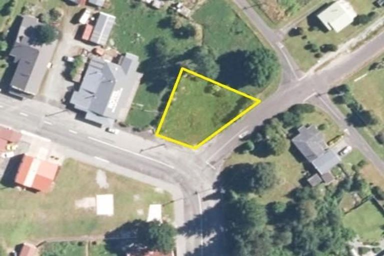 Photo of property in 2 Hilton Street, Blackball, 7804