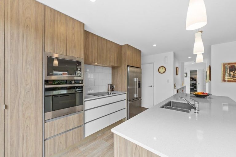 Photo of property in 32 Whiteley Street, Moturoa, New Plymouth, 4310