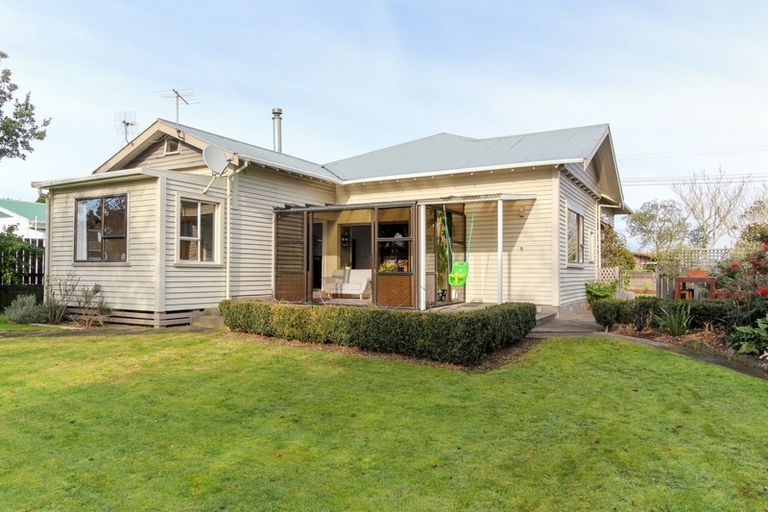 Photo of property in 28 Mouatt Street, Waitara, 4320