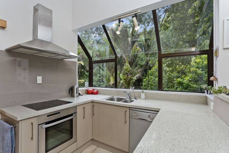 Photo of property in 1/51 Roberts Road, Glenfield, Auckland, 0629