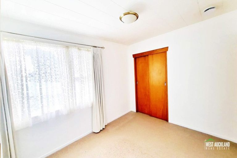Photo of property in 67 Pine Avenue, Henderson, Auckland, 0612