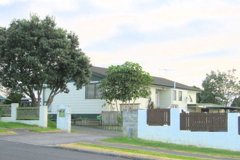 Photo of property in 57 Dissmeyer Drive, Clover Park, Auckland, 2019