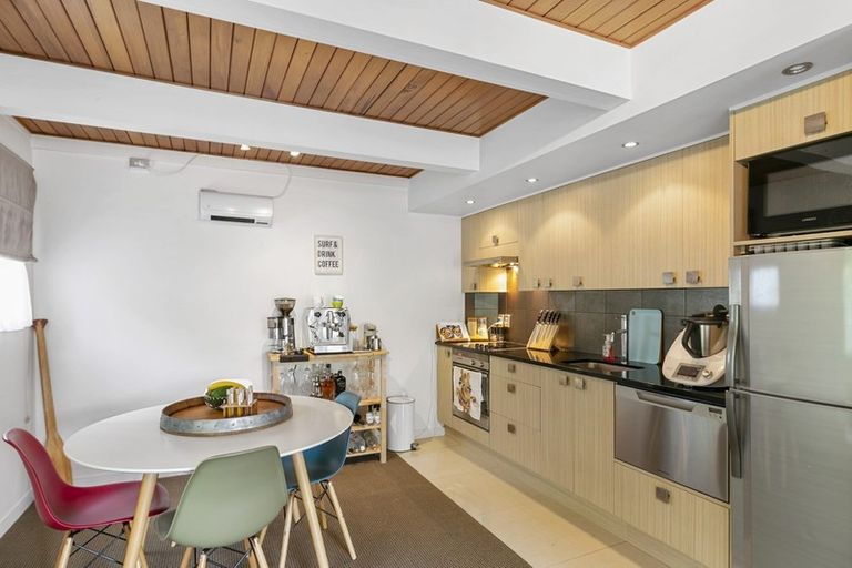 Photo of property in 24 Cottleville Terrace, Thorndon, Wellington, 6011