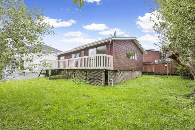 Photo of property in 2/32 Selwyn Crescent, Forrest Hill, Auckland, 0620