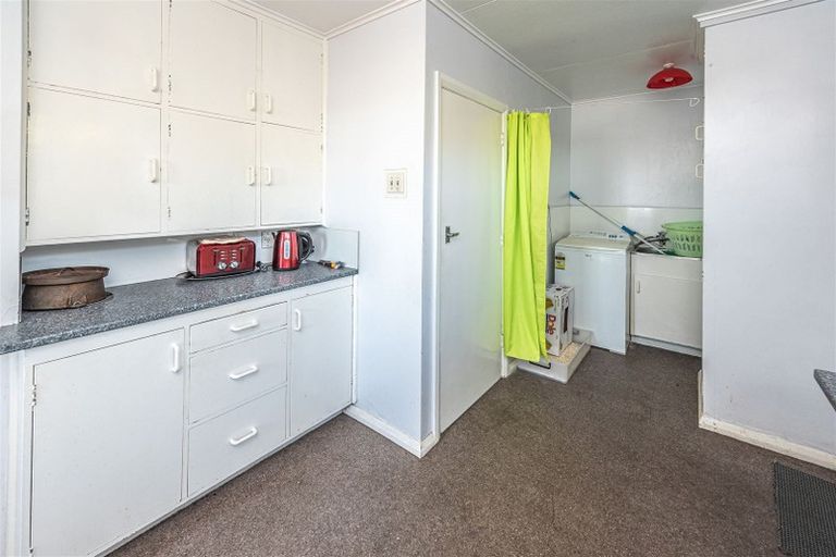 Photo of property in 180 Puriri Street, Castlecliff, Whanganui, 4501