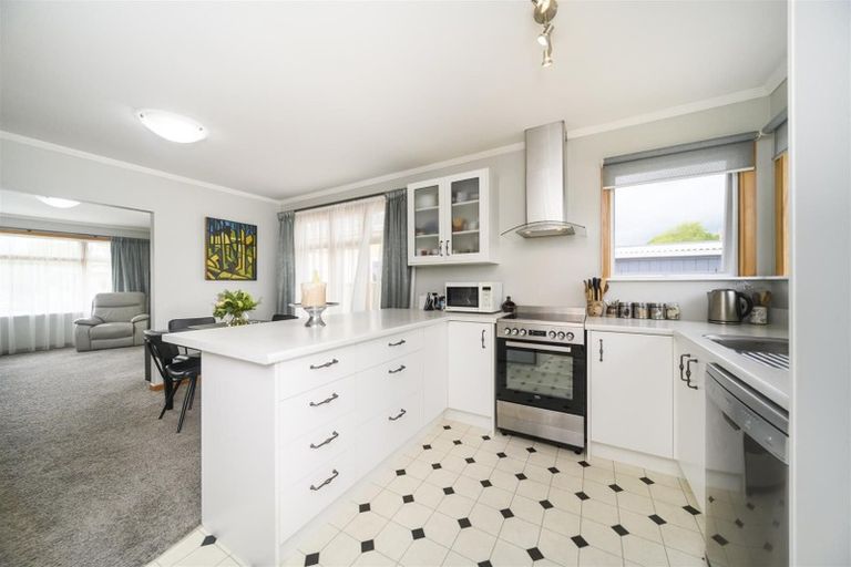 Photo of property in 7 Grey Street, Marton, 4710