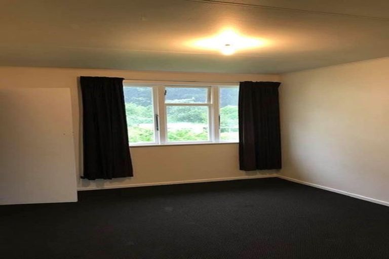 Photo of property in 141 Castor Crescent, Cannons Creek, Porirua, 5024