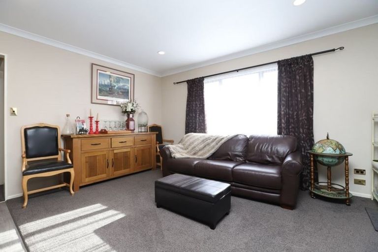 Photo of property in 9 Hollinger Place, Nawton, Hamilton, 3200