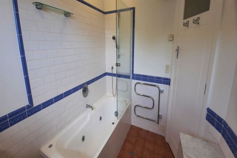 Photo of property in 9 Macmillan Avenue, Cashmere, Christchurch, 8022