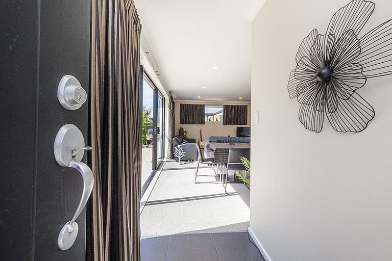 Photo of property in 15 Thomson Street, West End, Palmerston North, 4412