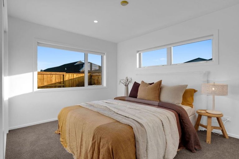 Photo of property in 19a Silverwood Lane, Leamington, Cambridge, 3495