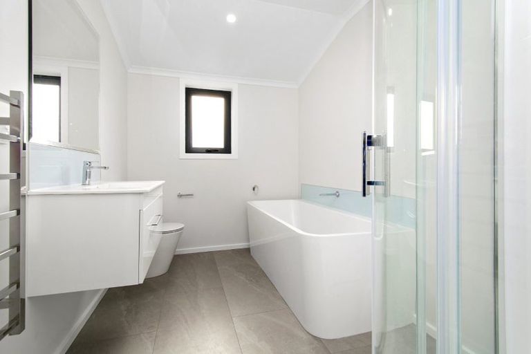 Photo of property in 24 Porokaiwhiri Street, Crofton Downs, Wellington, 6035