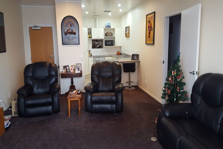 Photo of property in Maddison Apartments, 3/6a Queen Street, Palmerston North, 4410