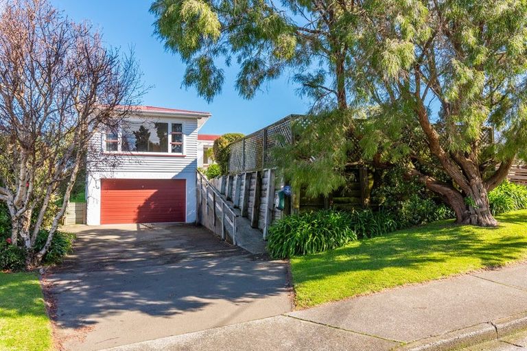 Photo of property in 18 Martin Road, Paraparaumu Beach, Paraparaumu, 5032