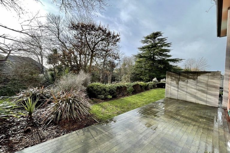 Photo of property in 11 Athol Terrace, Upper Riccarton, Christchurch, 8041