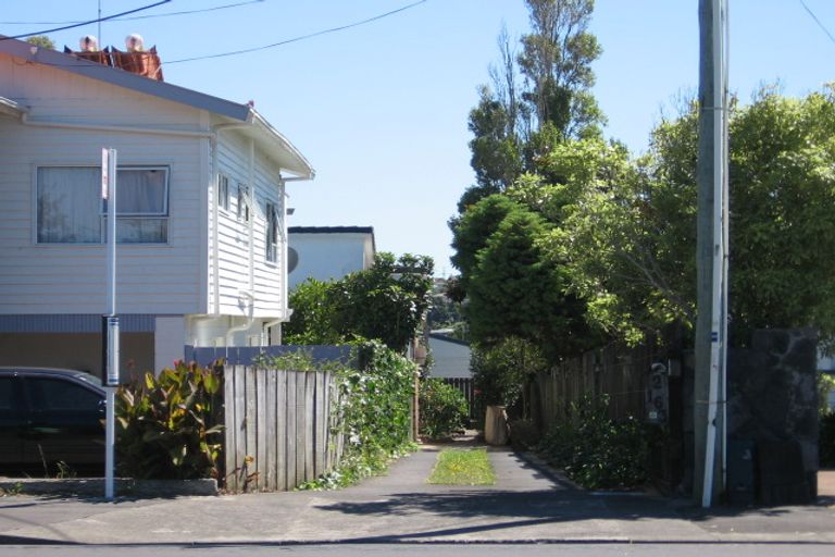 Photo of property in 1/163 Onewa Road, Birkenhead, Auckland, 0626