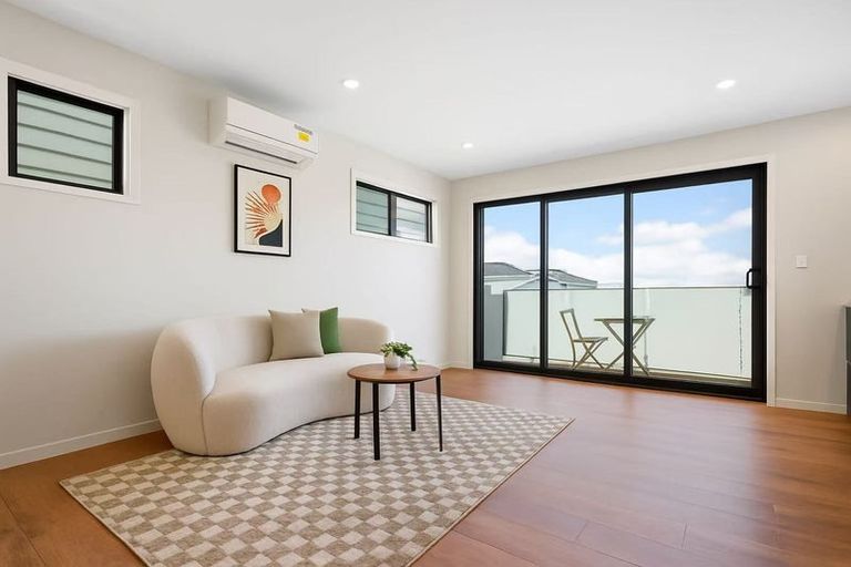 Photo of property in 95d Kervil Avenue, Te Atatu Peninsula, Auckland, 0610