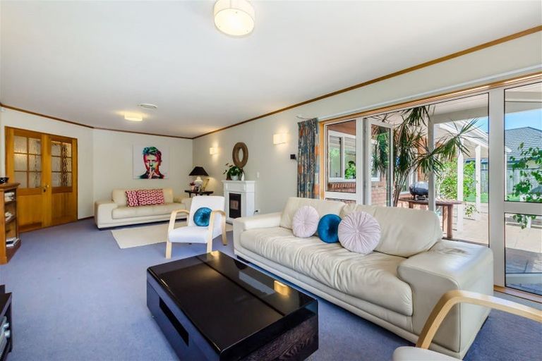 Photo of property in 9 Compass Court, Paraparaumu, 5032