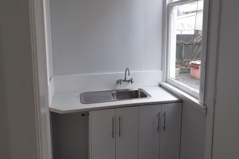 Photo of property in 76 Tinakori Road, Thorndon, Wellington, 6011