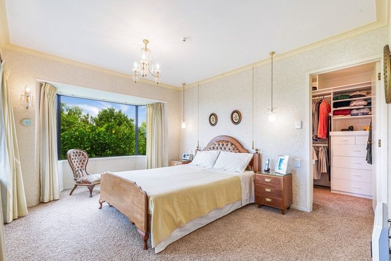 Photo of property in 5 Clearwater Cove, West Harbour, Auckland, 0618