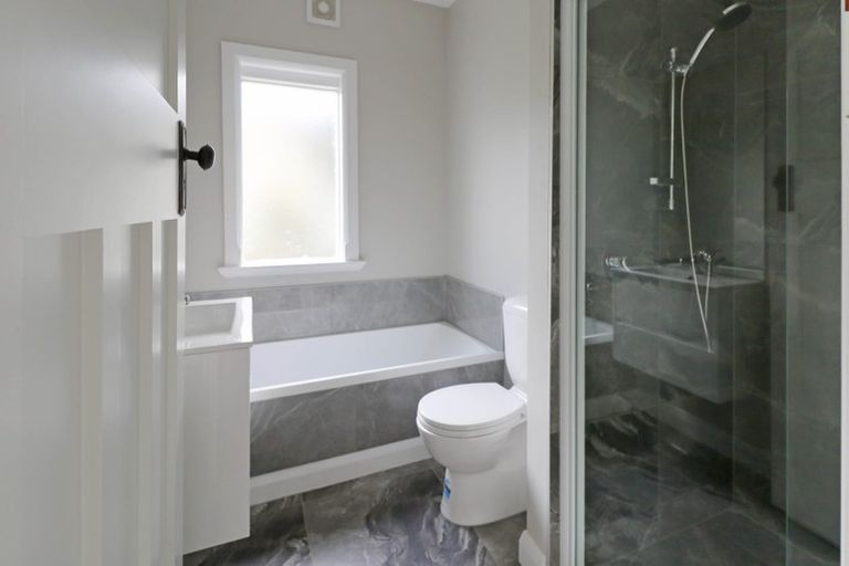 Photo of property in 4/4a Te Mome Road, Alicetown, Lower Hutt, 5010