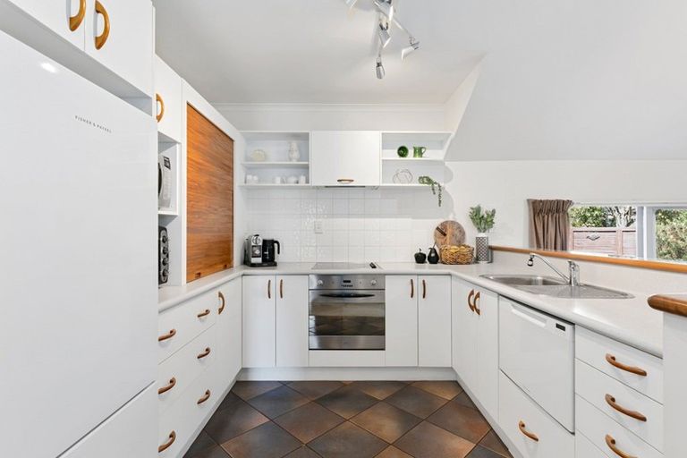 Photo of property in 210 Ngatai Road, Otumoetai, Tauranga, 3110