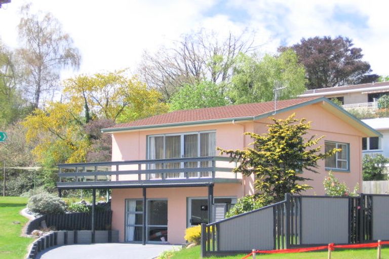 Photo of property in 32 Tremaine Avenue, Two Mile Bay, Taupo, 3330