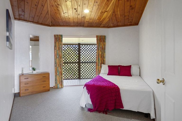 Photo of property in 12 Pine Grove, Tairua, 3508