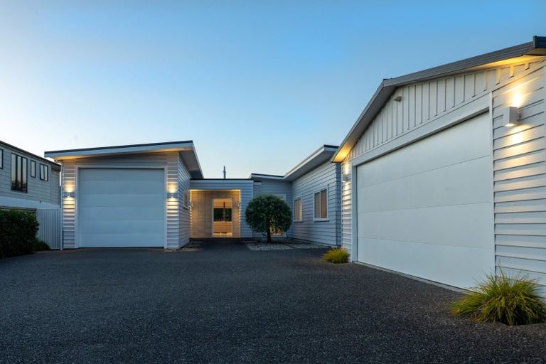 Photo of property in 30 Angela Place, Kinloch, Taupo, 3377