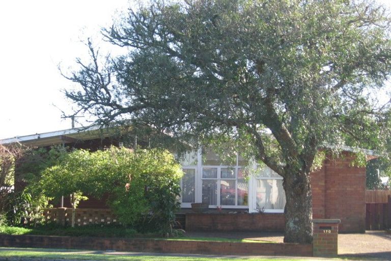 Photo of property in 2/170 Clevedon Road, Papakura, 2110