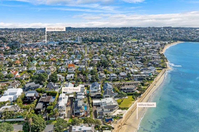 Photo of property in 1/22 Tiri Road, Milford, Auckland, 0620