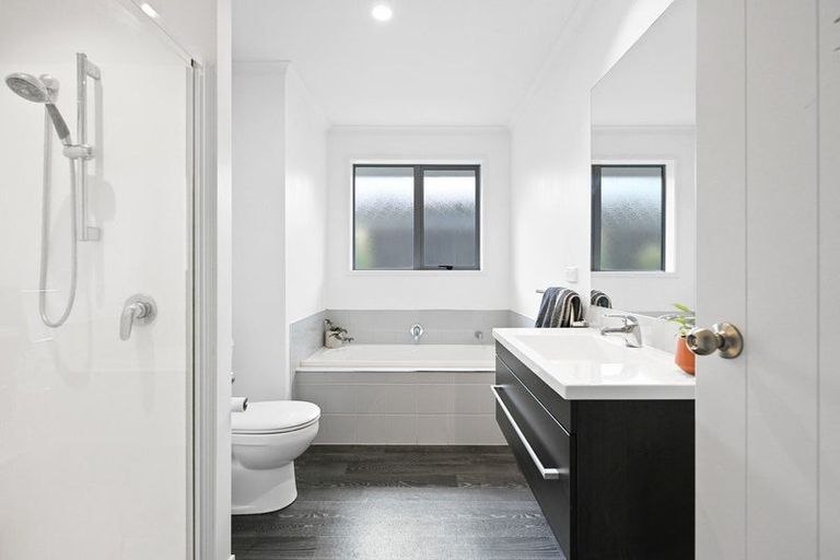 Photo of property in 39 Wiltshire Drive, Puketaha, Hamilton, 3210