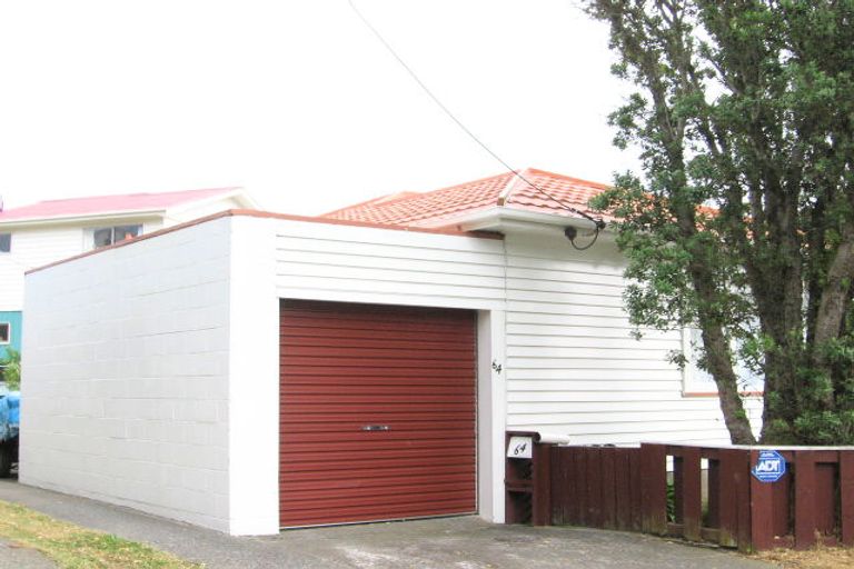 Photo of property in 64 Montreal Grove, Kingston, Wellington, 6021
